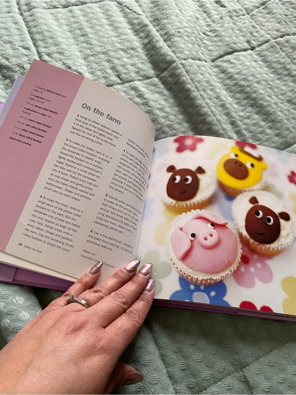 🧁 Williams Sonoma Cupcakes Cookbook by Joanna Farrow